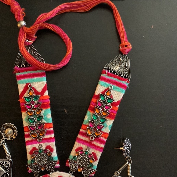 Indian unique necklace with earrings - Picture 3 of 3